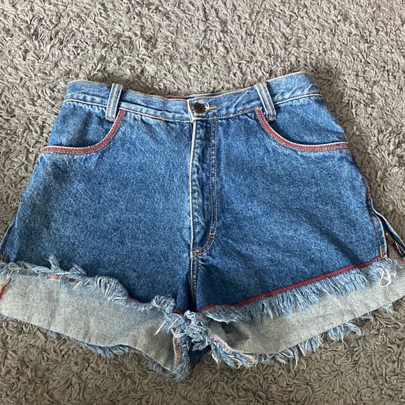 Vintage High Rise Jean Shorts| Cut Off shorts - Picture 6 of 9